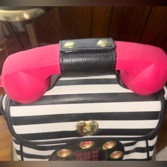 BETSEY JOHNSON Operational Black & White Retro Novelty Phone Crossbody Purse NWT - Picture 4 of 7